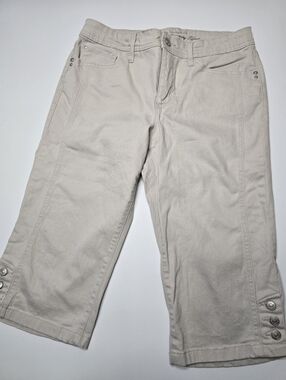 Gloria Vanderbuilt Ladies Beige Casual Capri All Around Slimming effects